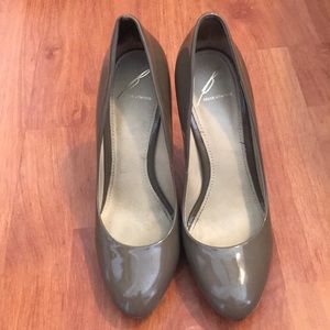 B Brian Atwood Federique Pump